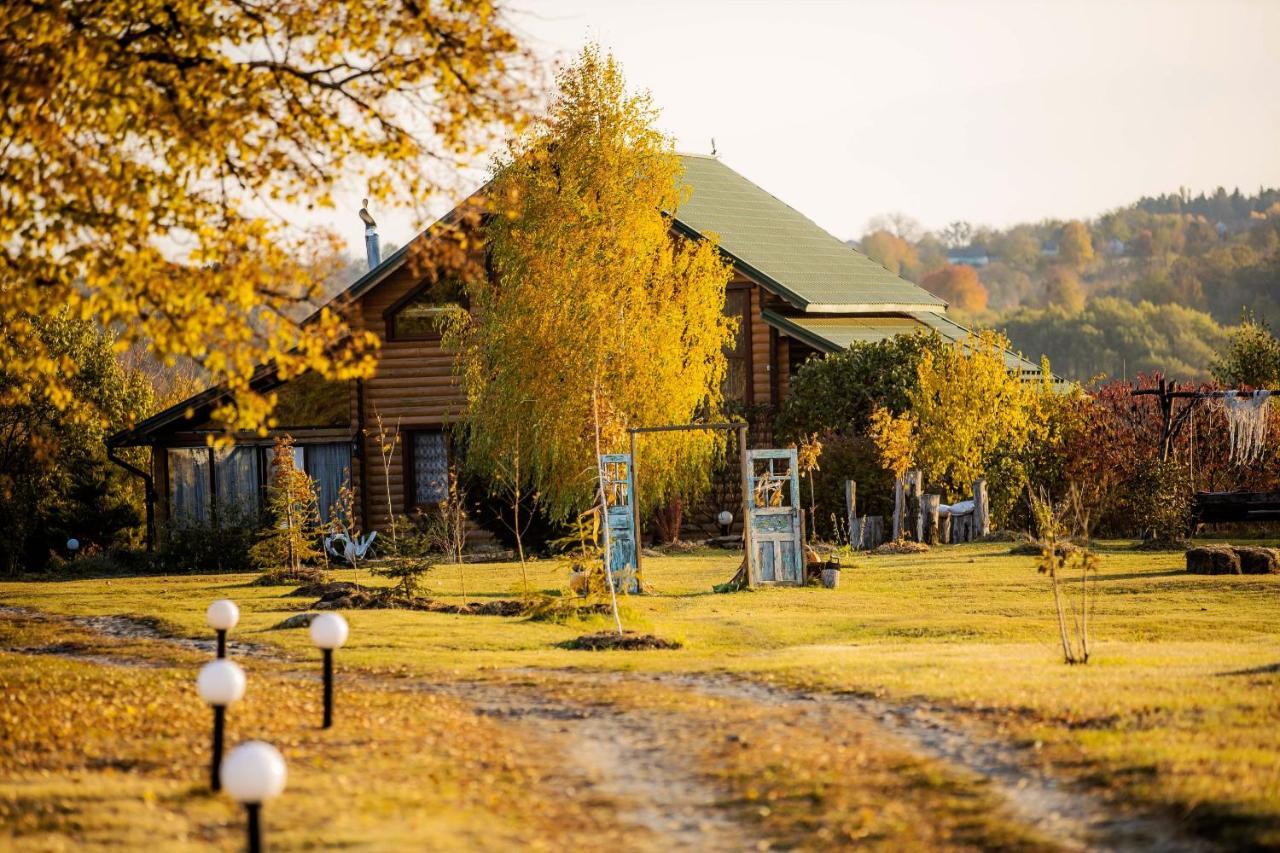 Гостевой дом Country House Domik V Derevne Markovtsy  Экстерьер фото